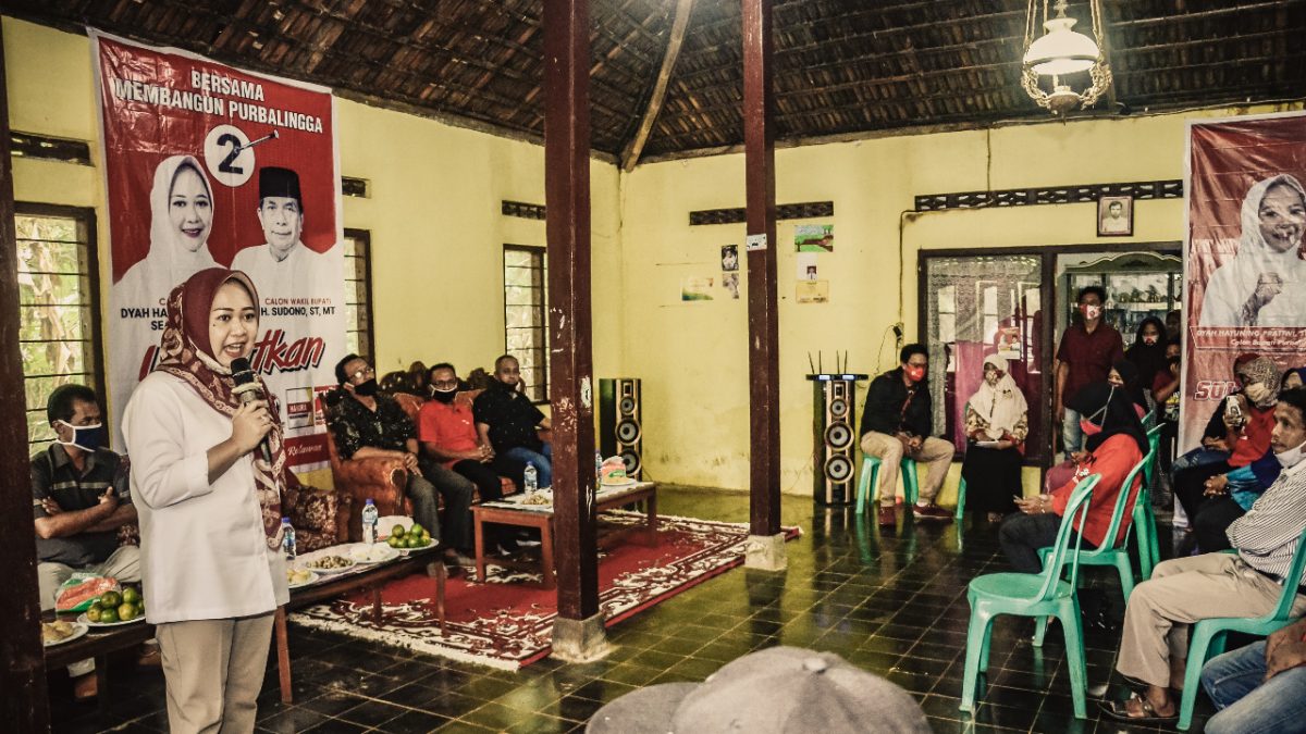 Cabup Tiwi Menyapa Warga Desa Sokanegara, Silaturahmi dengan PKL Purbalingga dan Ikuti Pengajian Wali Santri