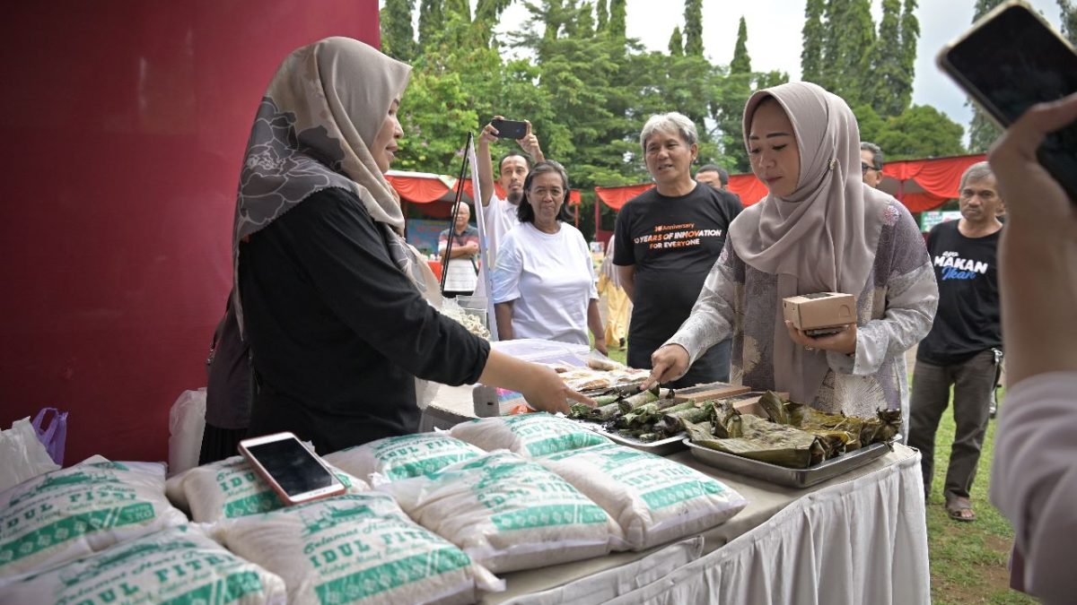 Bupati Tiwi : Yuks Belanja di Bazar Ramadhan, Dijamin Lebih Murah