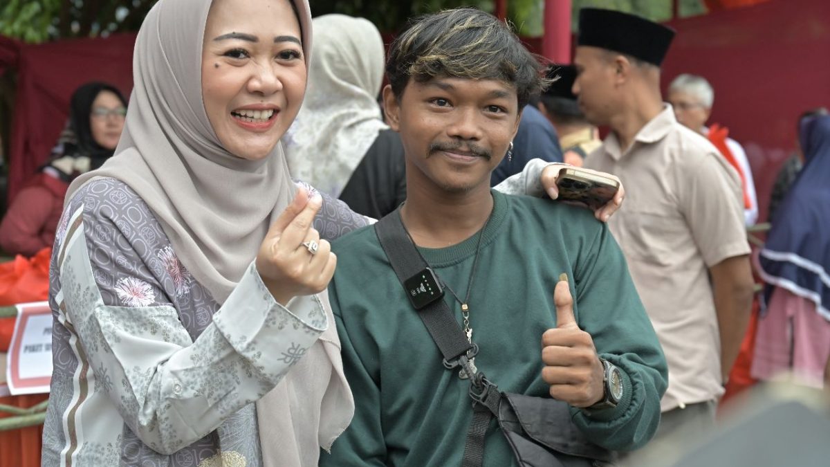 Bupati Tiwi Dukung Alif ‘Indonesian Idol’ Lanjut Bermusik