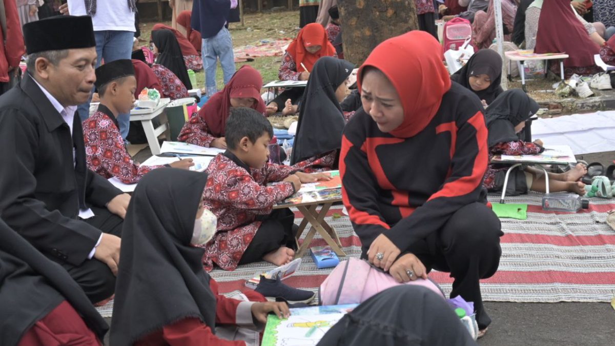 Buka Festival Anak Sholeh Indonesia, Bupati Tiwi : Semoga Tercetak Generasi Tangguh